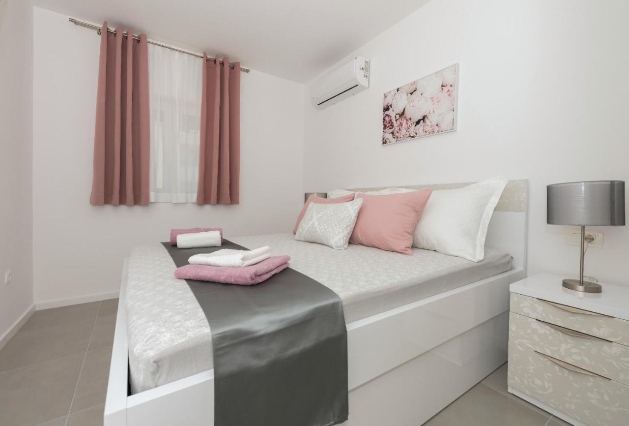 Olena Apartment